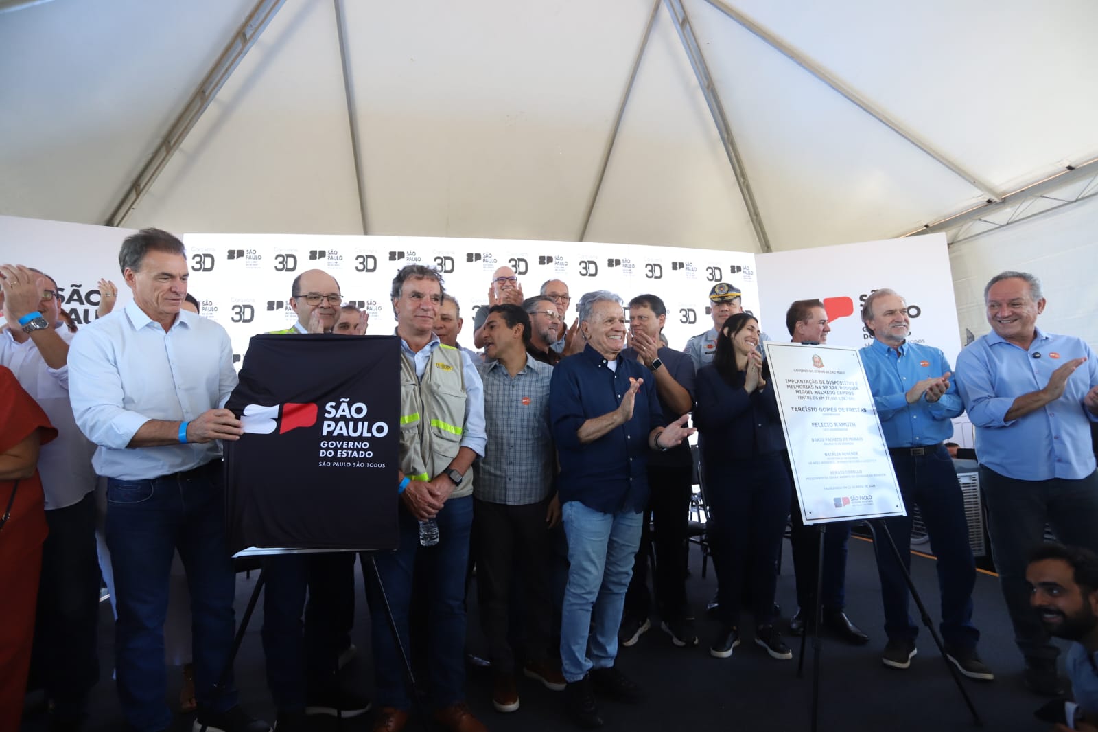Autoridades durante entrega de obras de rodovia em Campinas