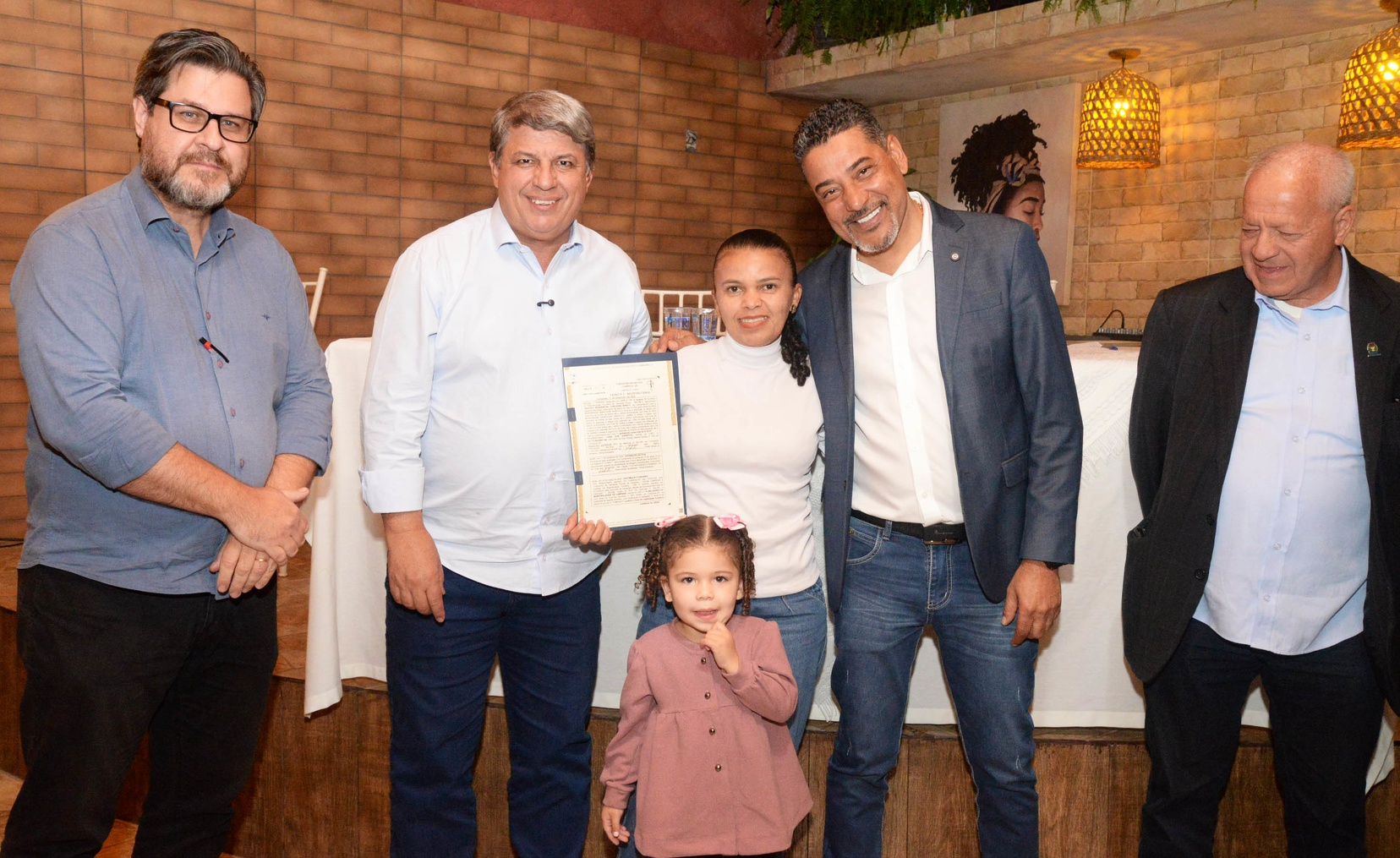 Entrega das documentações foi considerada uma vitória para moradores 