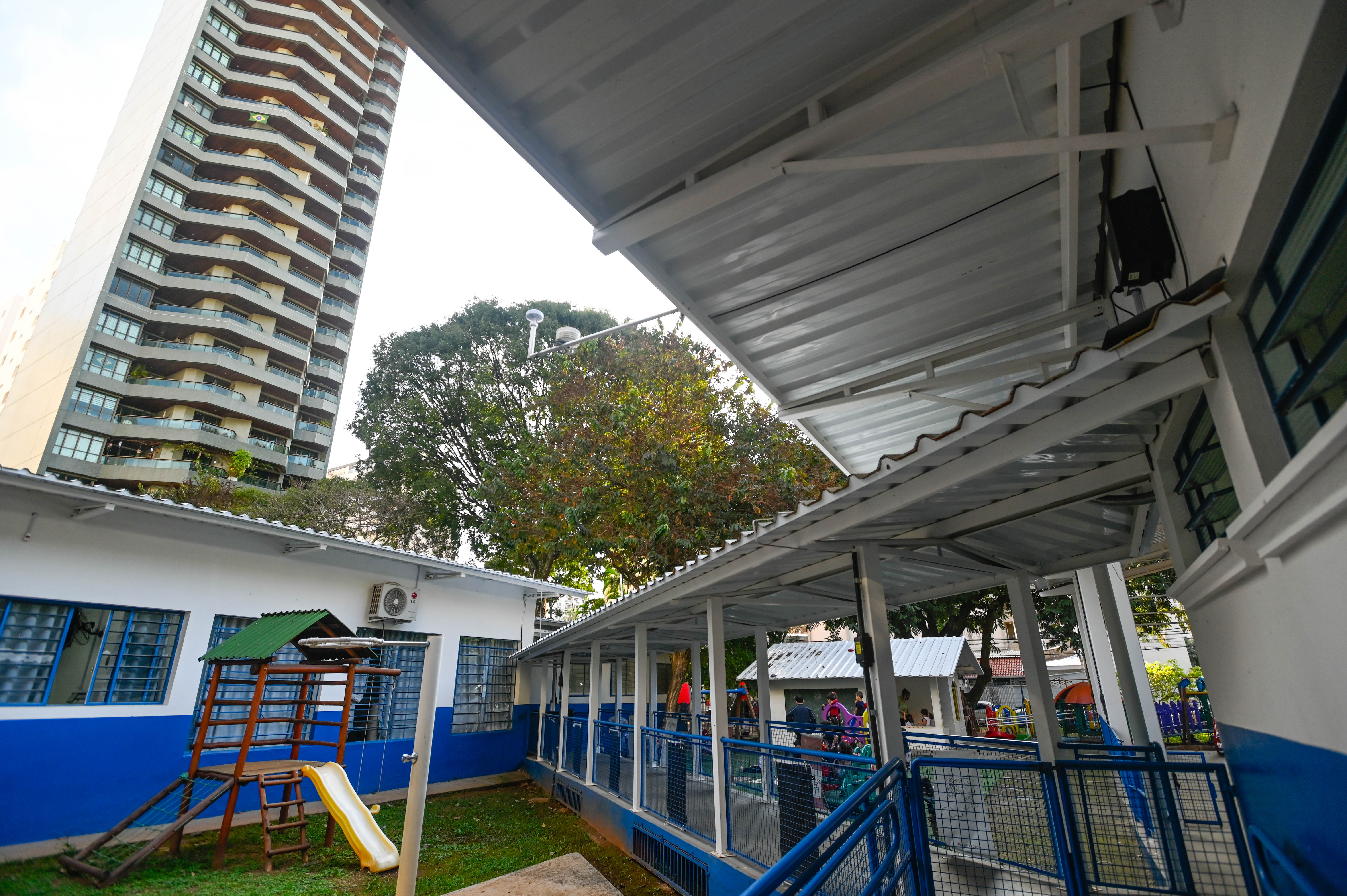As estações meteorológicas fazem medições automáticas e enviam os dados à Defesa Civil a cada cinco minutos