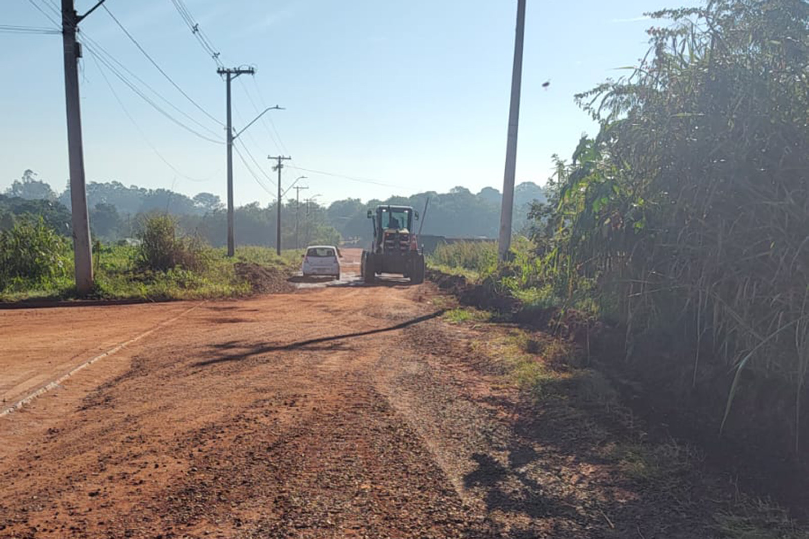 As vias de terra de Campinas, como a estrada José Sedano, recebem manutenção periódica