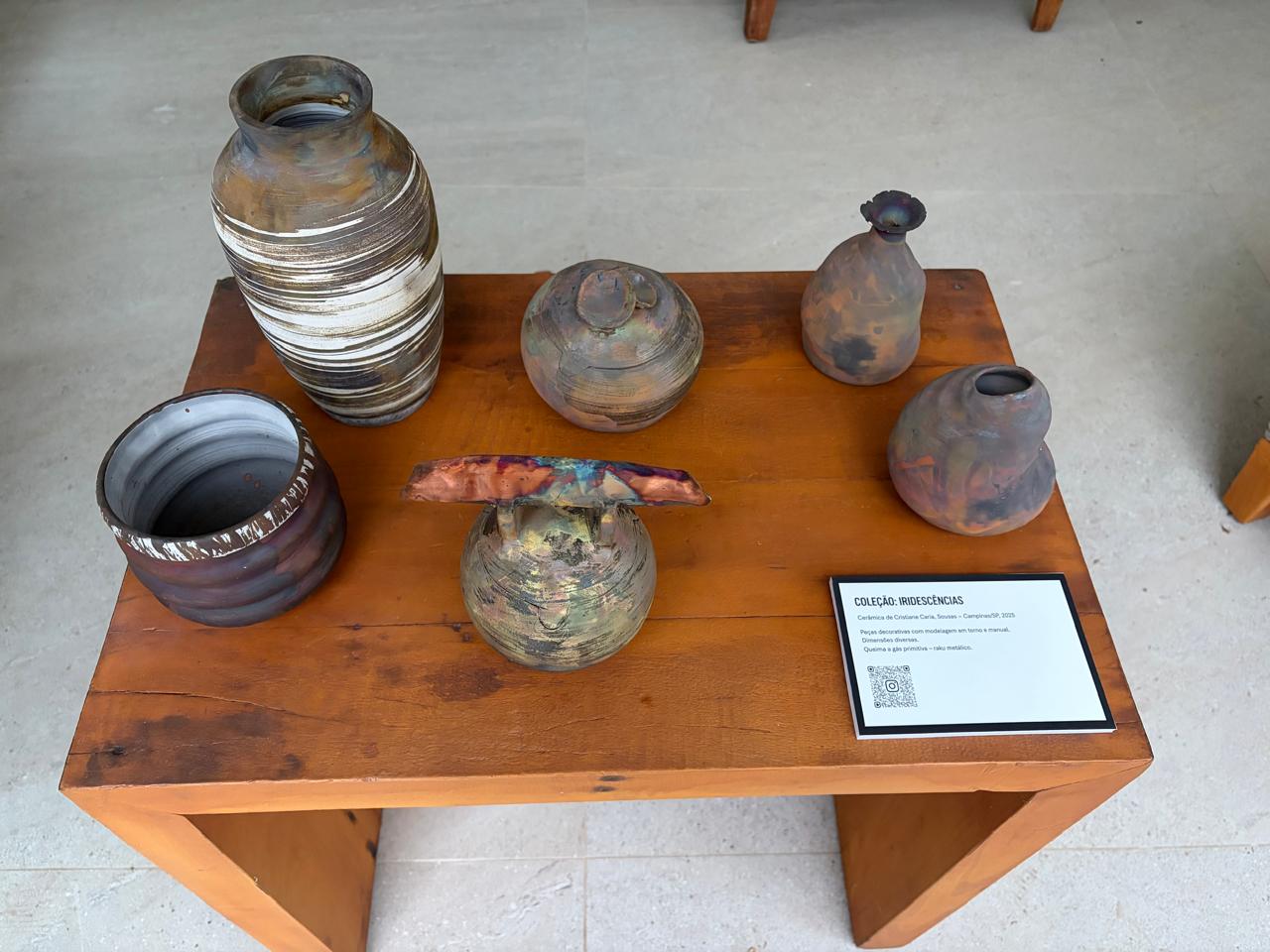 Coleção "Iridescências" da artista Cristiane Caria representa parte da história dos distritos