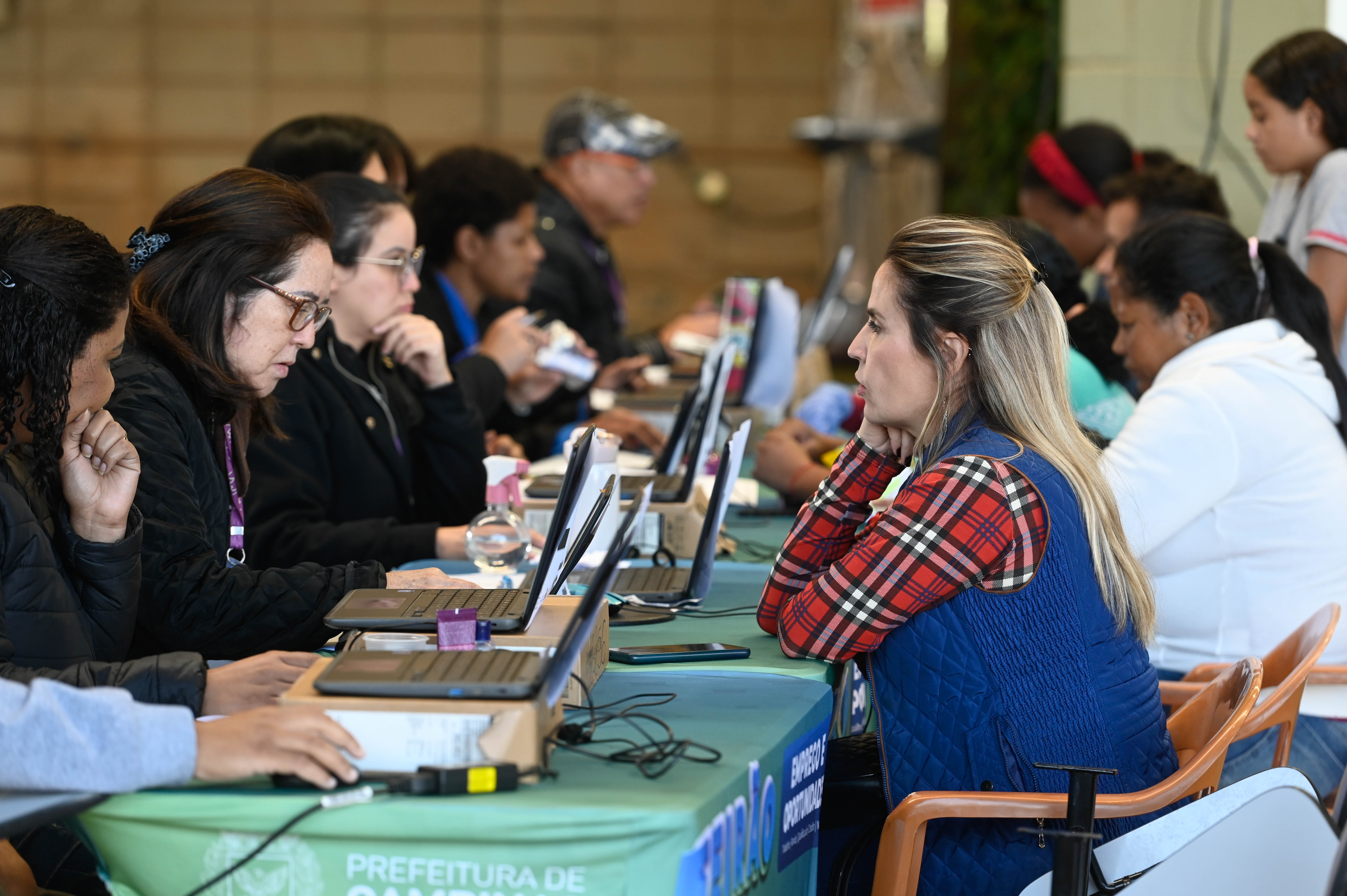 Quatorze empresas estão contratando diretamente no feirão 