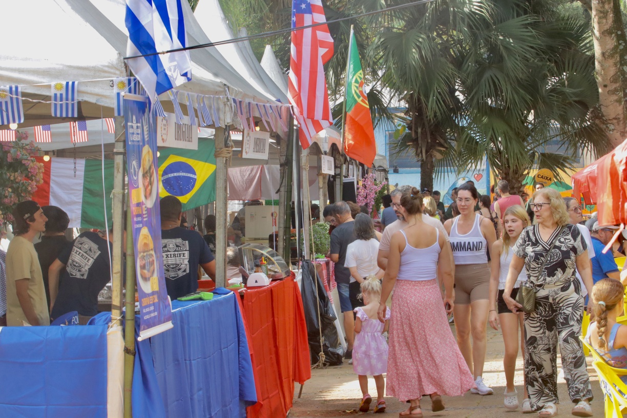 Visitantes aproveitam a diversidade gastronômica e cultural da 4ª Festa das Nações de Joaquim Egídio
