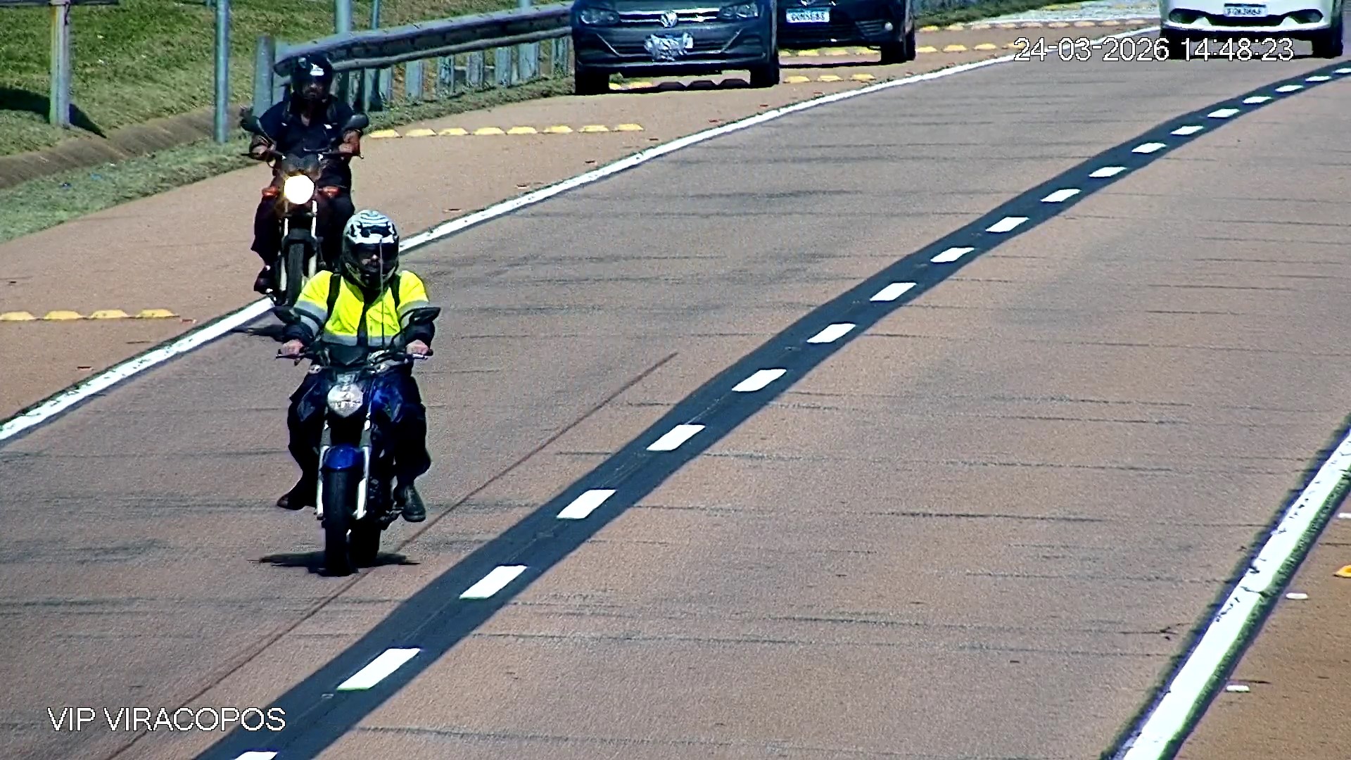 Flagrante de placa 'oculta' de veículo estacionado em área proibida na região do Aeroporto de Viracopos