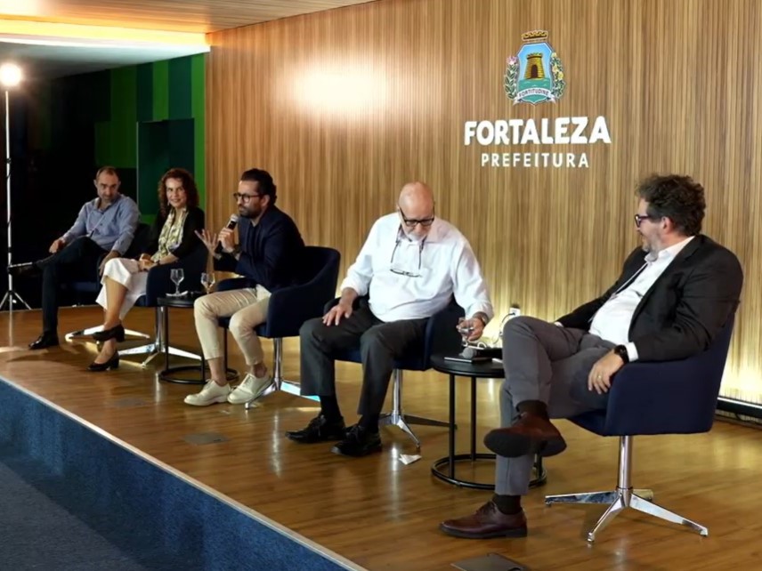 O prefeito Dário Saadi participou de painel no evento nesta quinta-feira, 28