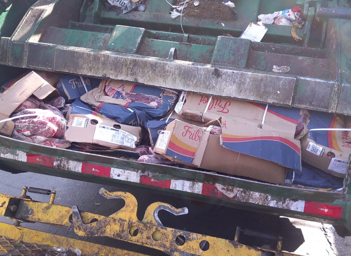 Carnes irregulares de açougue em Campinas foram descartadas e levadas para aterro