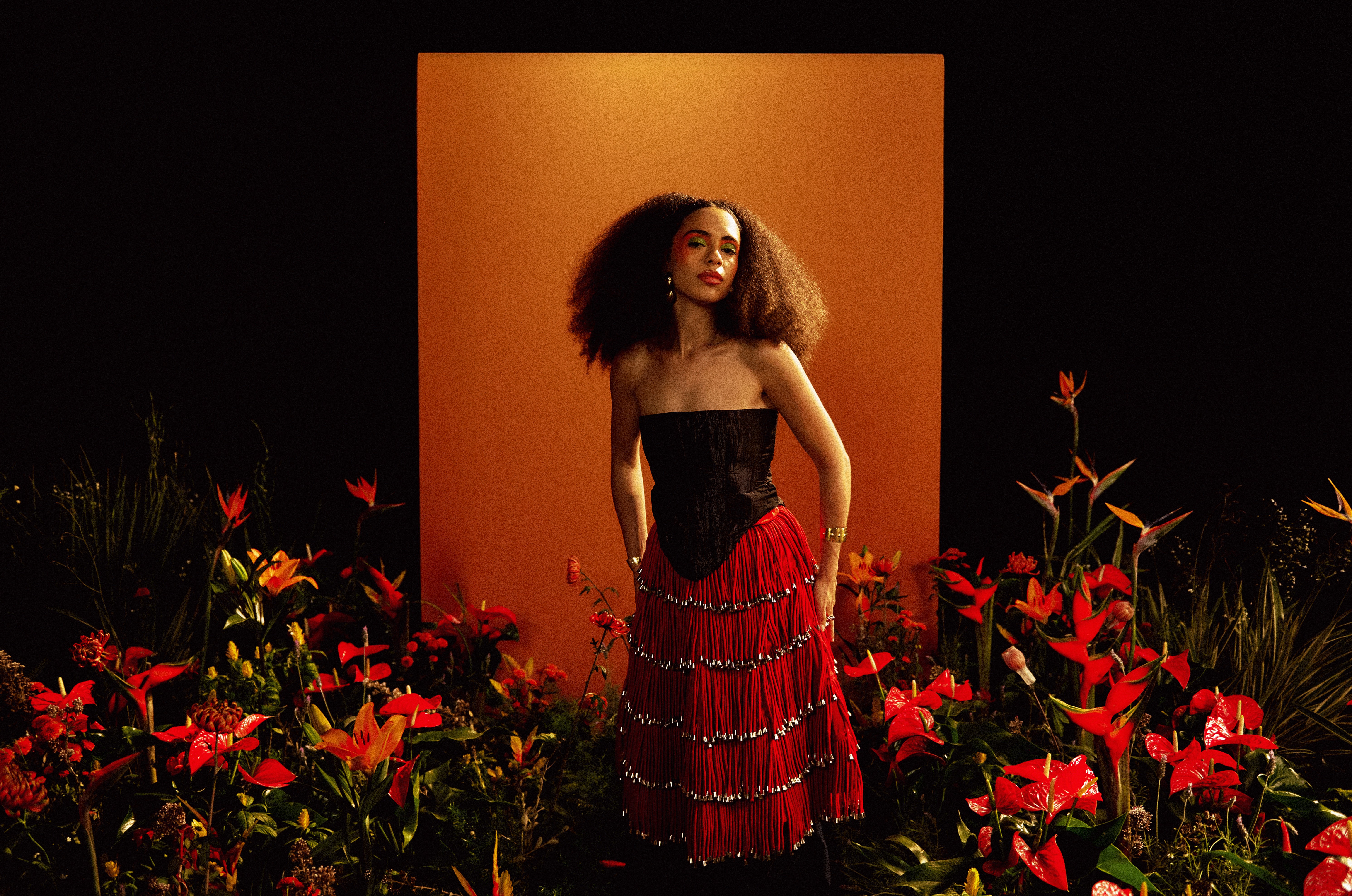 Entre os destaques do álbum estão as canções "Saudade", "Marrom Cremoso" e "Quebra Prato"
