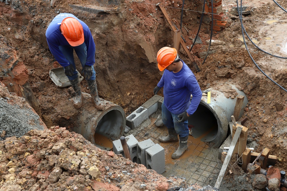 Obra vai encerrar problemas com alagamentos provocados por construção irregular