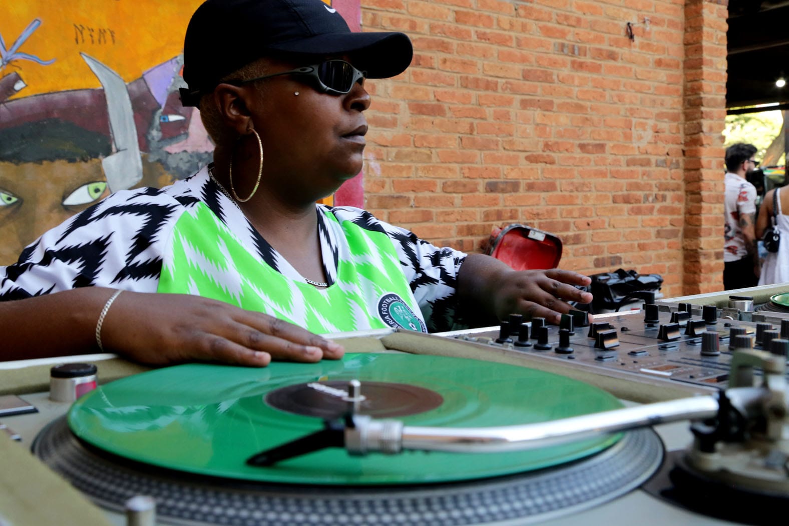 A programação musical traz o destaque internacional The Grouch DJ (EUA)