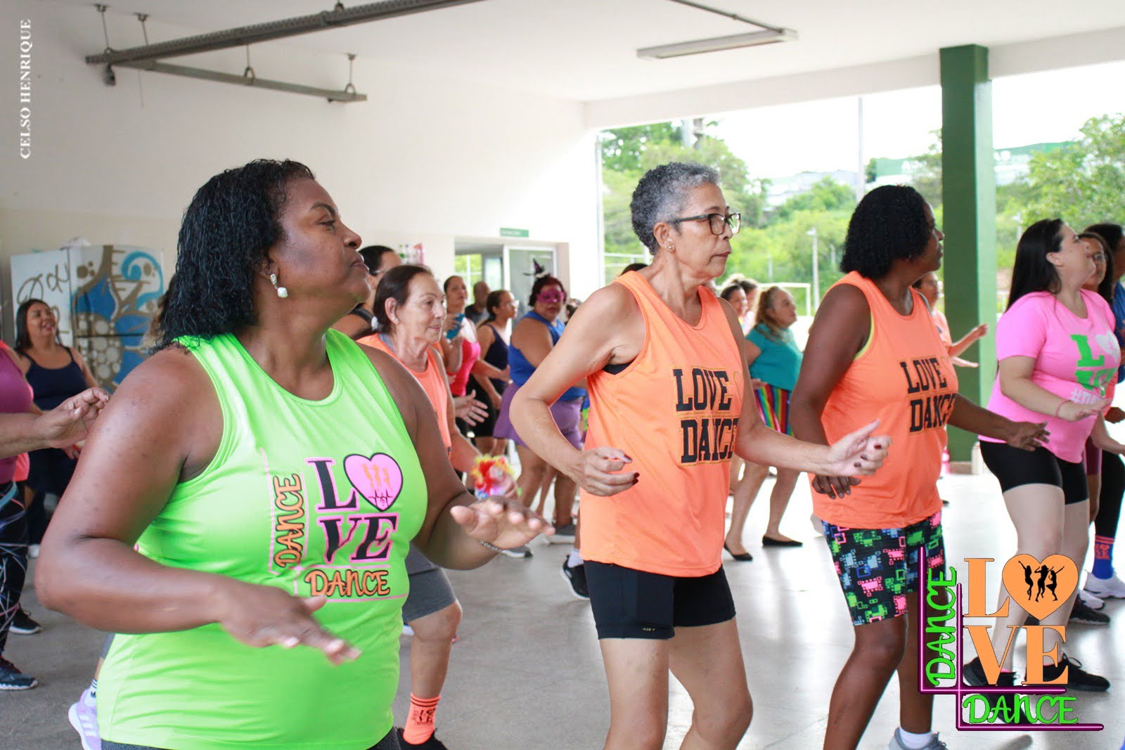 A idade não importa: o Love Dance oferece aulas gratuitas de dança, ritmos e consciência corporal, promovendo convivência, autoestima e bem-estar