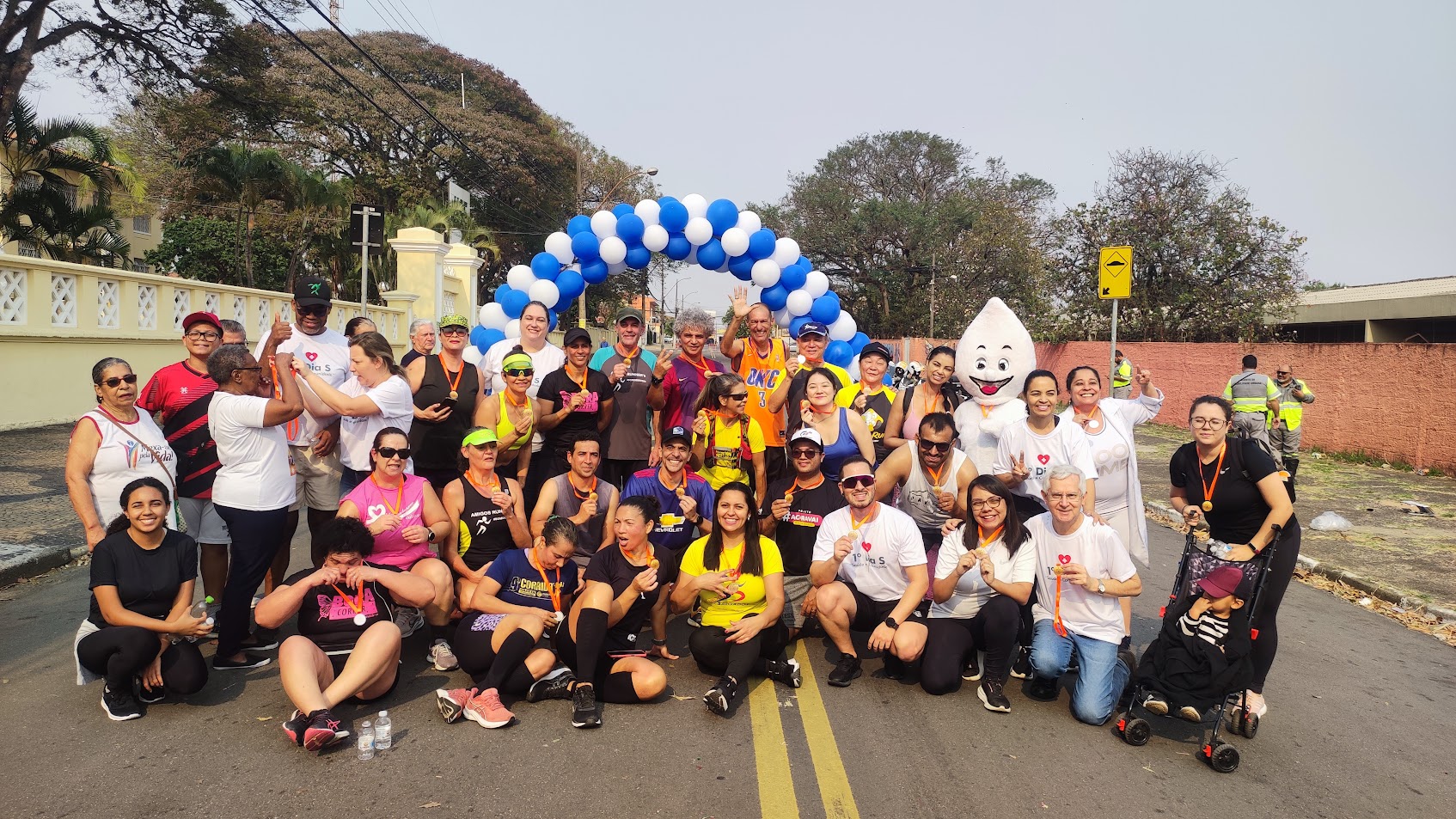 Participantes da 1ª edição do Dia S na região do Jardim Cura D'ars, em 2024