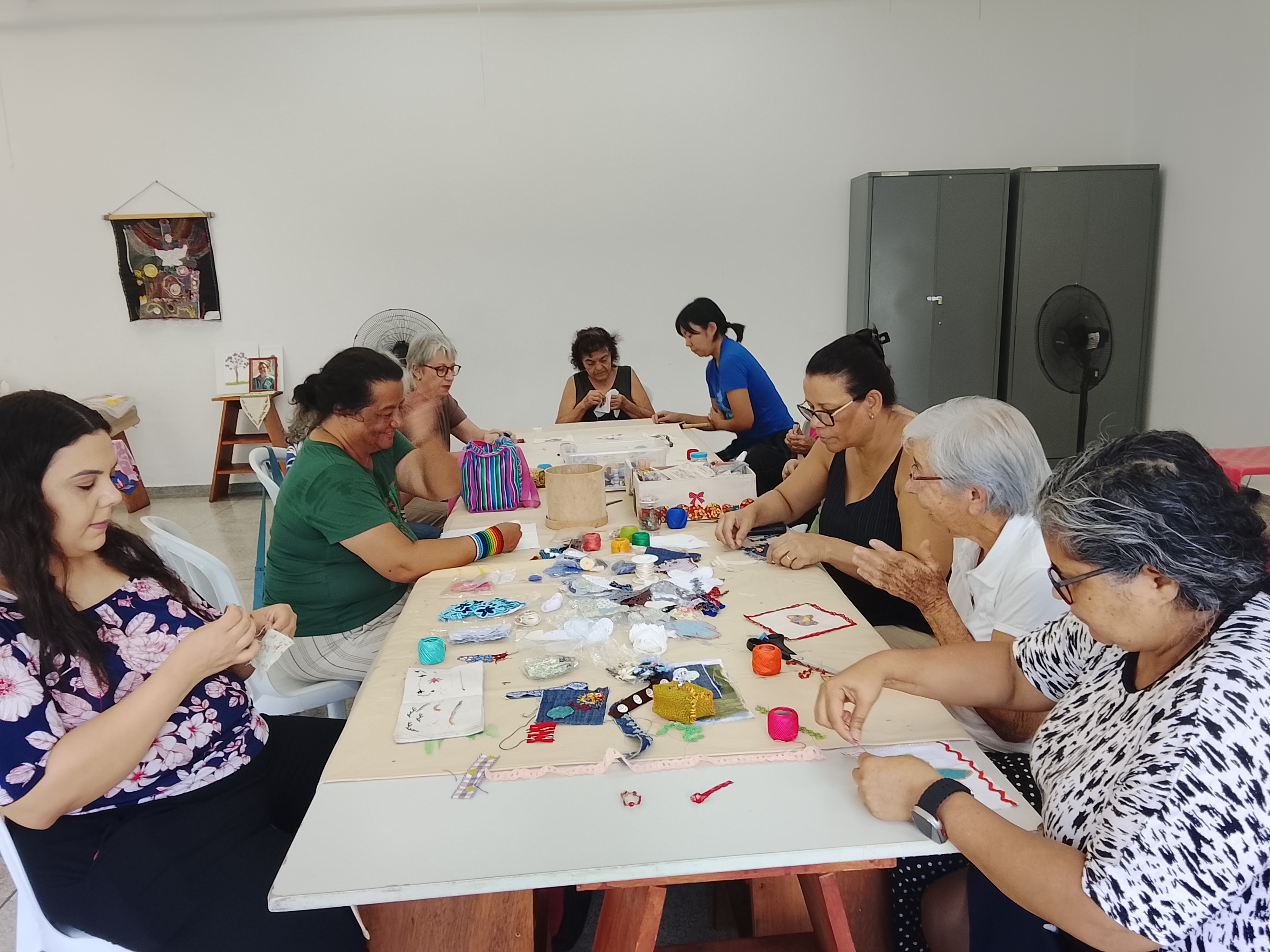 Projeto "Pontos de Memória": bordado como troca de experiências e memórias entre mulheres