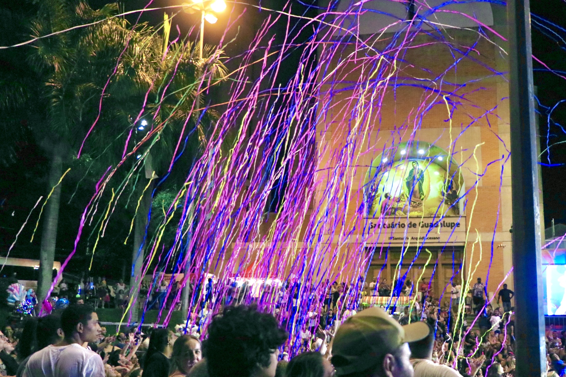 Jardim Garcia foi a 15ª e última parada do Show Encantado de Páscoa 