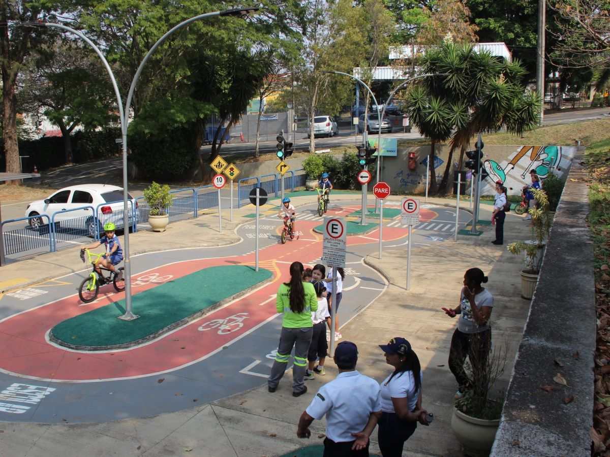 Minicidade do Trânsito é voltada para crianças de 5 a 11 anos de idade