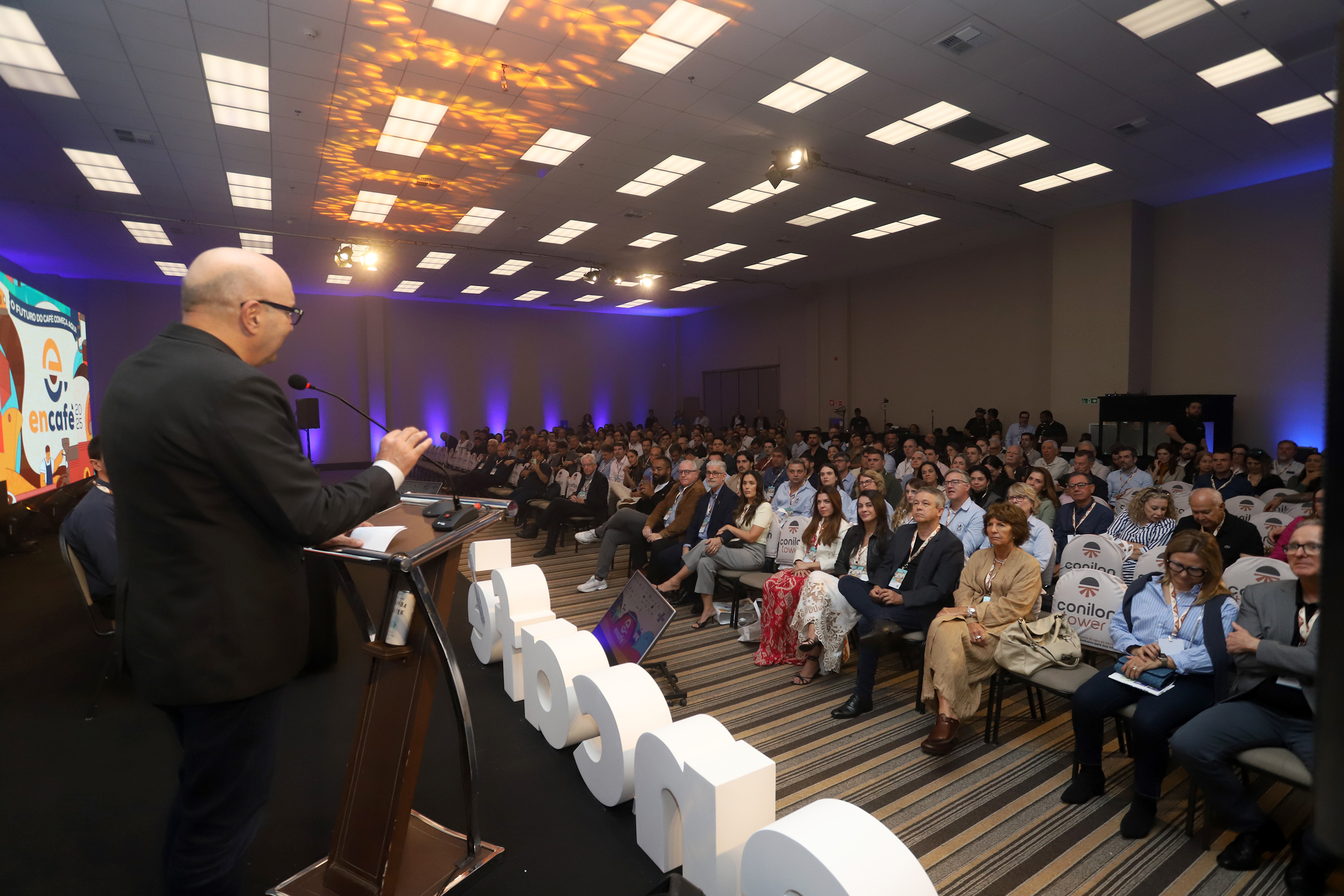 Prefeito destacou a importância do IAC no desenvolvimento de algumas das sementes dos principais tipos de café plantados no Brasil