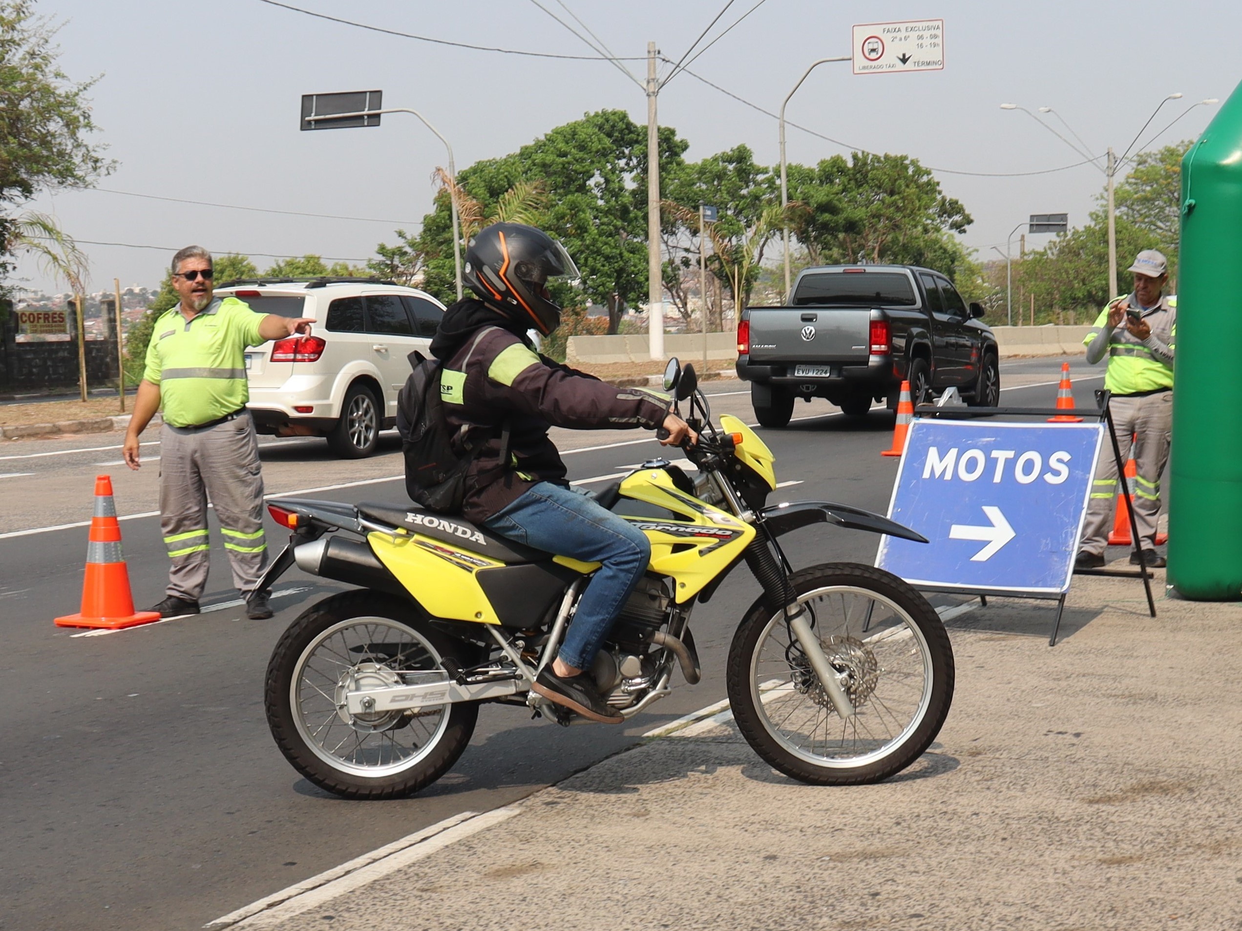 Motociclistas vão receber antenas corta-pipa e orientações sobre trânsito seguro para prevenção de acidentes