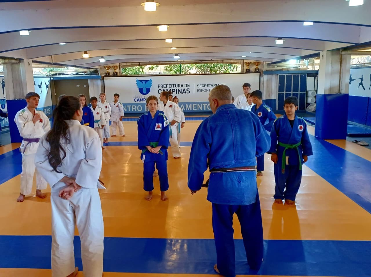 Atletas do Judô Campinas praticam no Centro de Treinamento de Lutas, no Taquaral