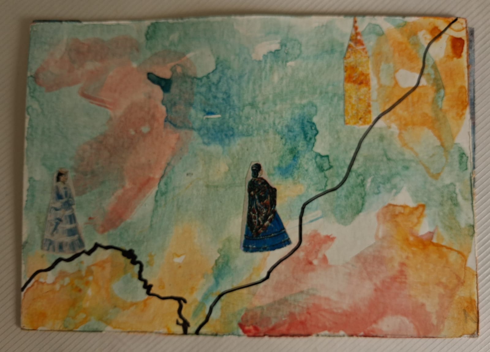 A arte postal carrega forte simbologia e a exposição privilegia a criação no combate à agressão