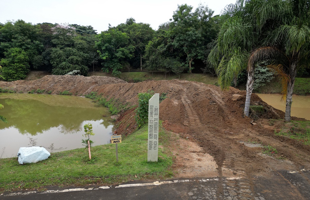 Lagoa do Jambeiro passou por desassoreamento para melhorar a oxigenação e preservar a vida aquática