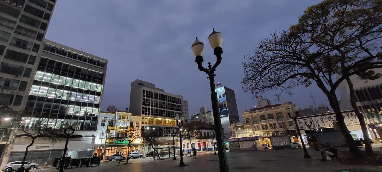 Restauração de dois prédios no Largo do Rosário começa a modificar paisagem da região central