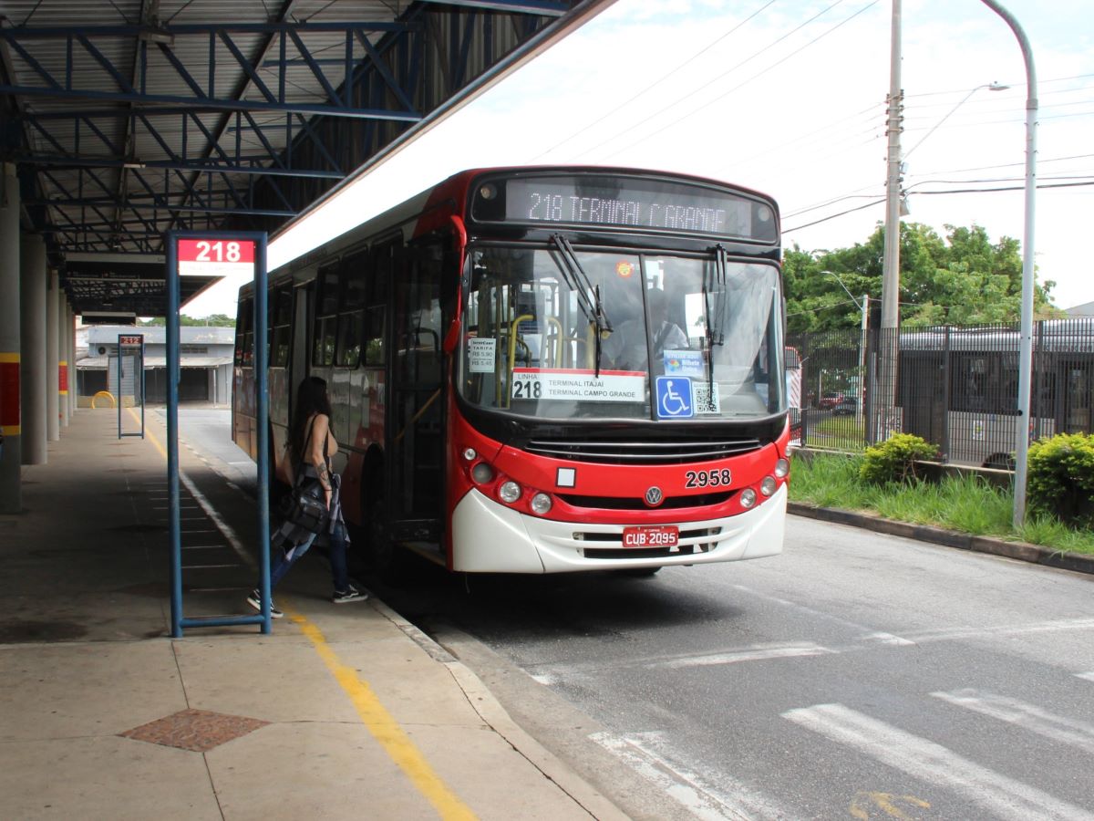 Linha 218 liga os terminais Itajaí e BRT Campo Grande