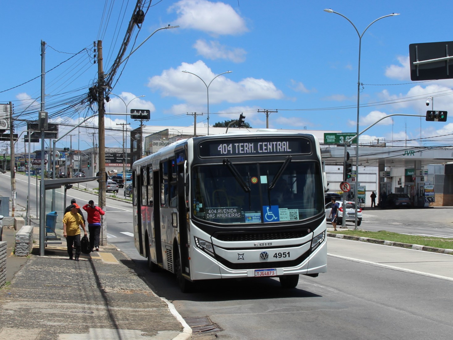 São quase 800 passageiros atendidos na linha 404 por dia
