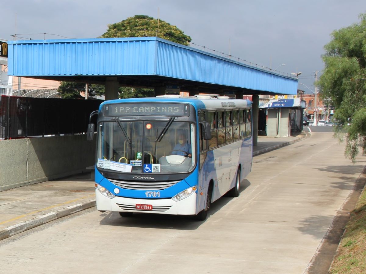 Linha 122 transporta cerca de 600 passageiros em dias úteis 