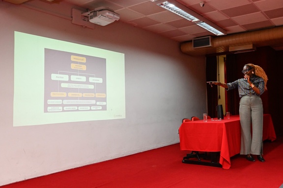 A programação inclui o curso “Letramento Racial” (EaD) com a professora Luiza Mandela