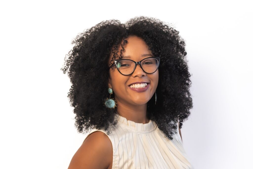 Maíra Rodrigues é bióloga e geocientista, primeira doutora quilombola pelo Instituto de Geociências da Unicamp, pesquisa sobre racismo ambiental desde a graduação