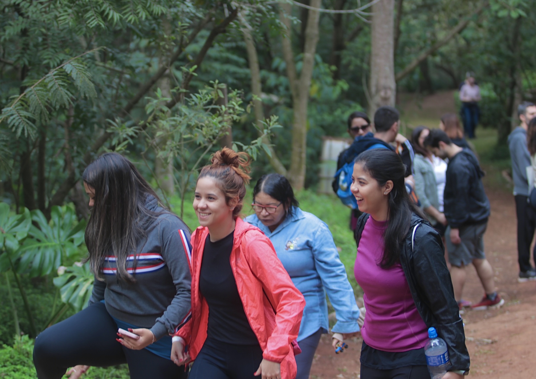 Participantes estão convidados a comparecerem, preferencialmente, de rosa, simbolizando a valorização e a união das mulheres