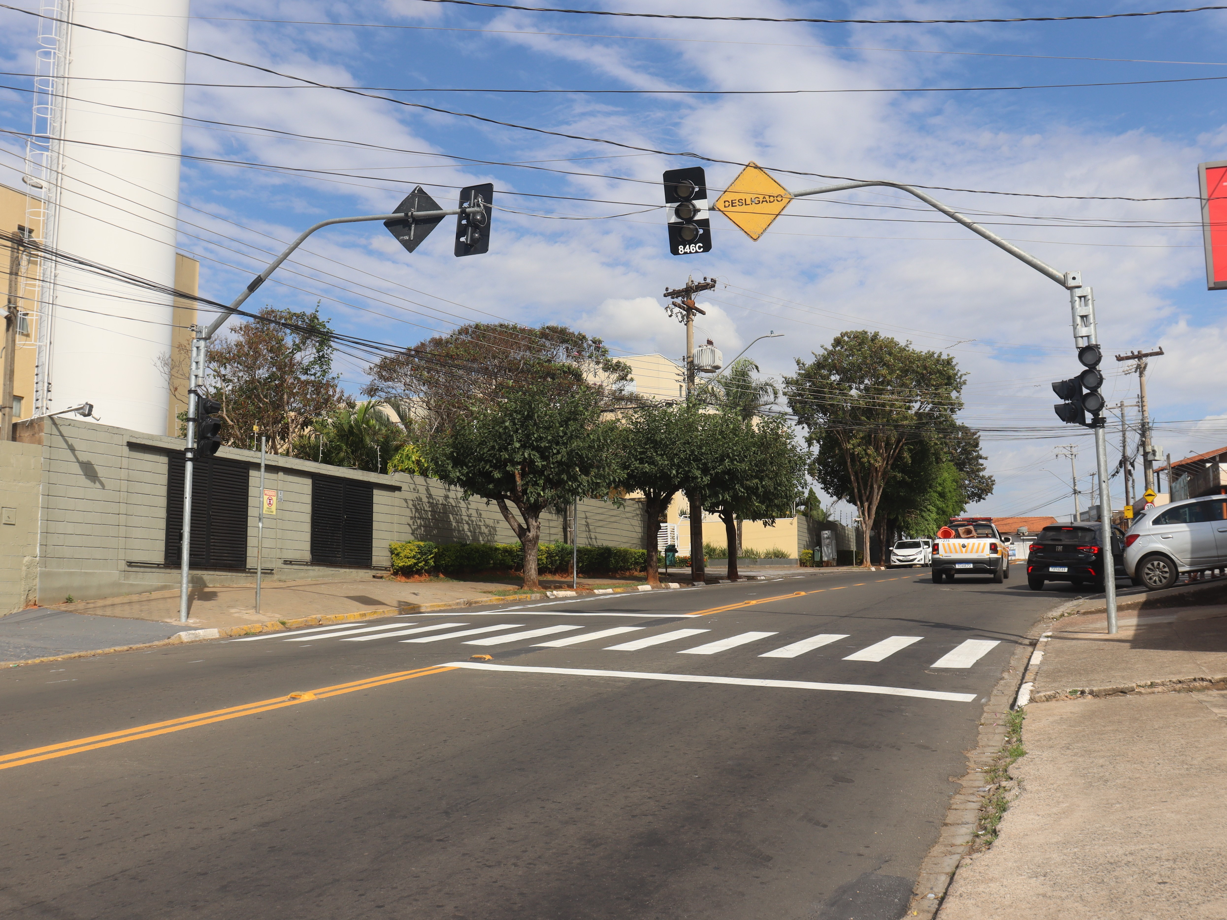Novos semáforos, acionados por botoeiras, ampliam a segurança de pedestres 