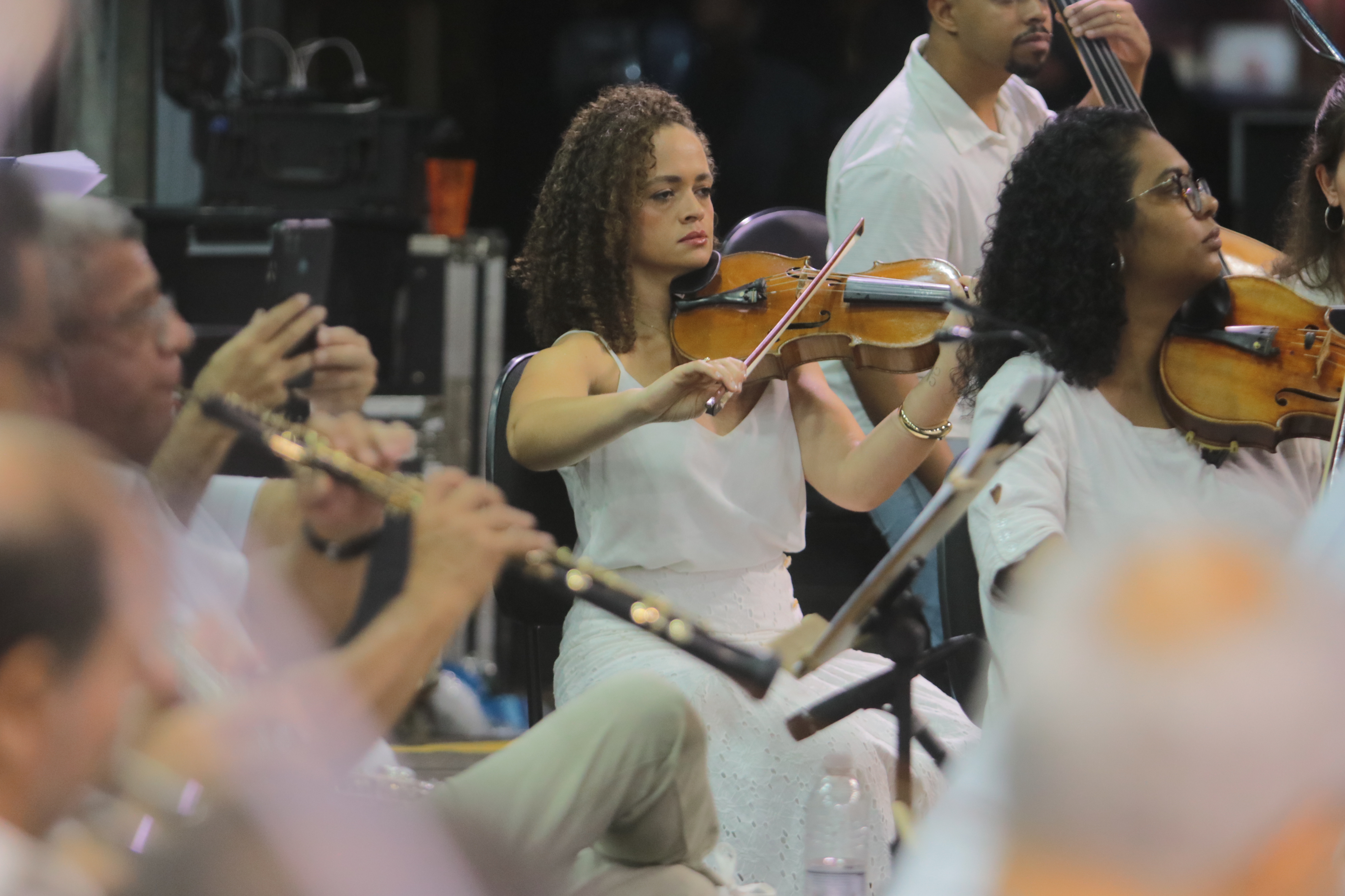  Festival acontece entre os dias 25 de abril e 27 de junho, reunindo mais de 200 artistas em uma programação gratuita e diversa