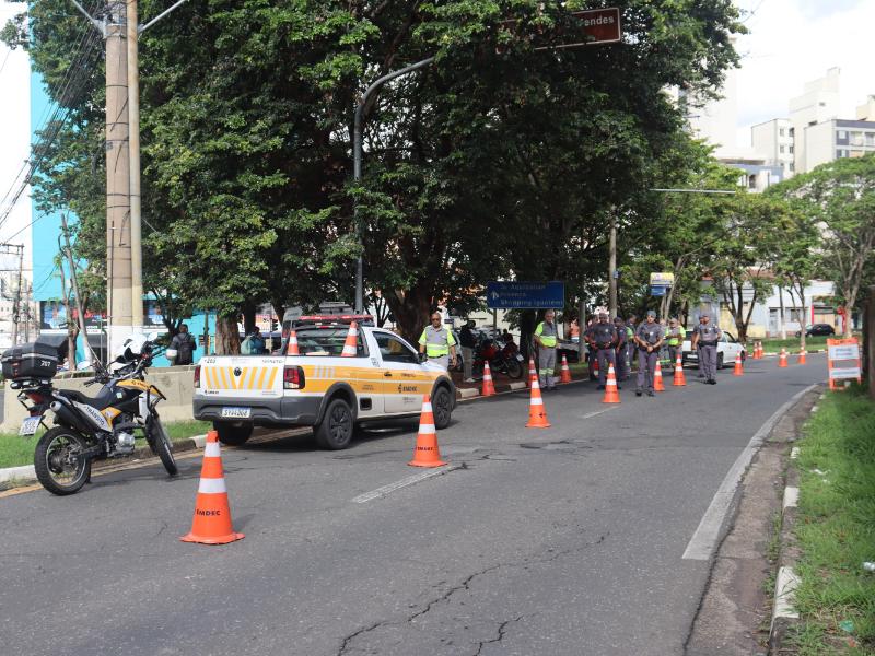 Blitz na avenida Ludgero Maselli: operação integrada