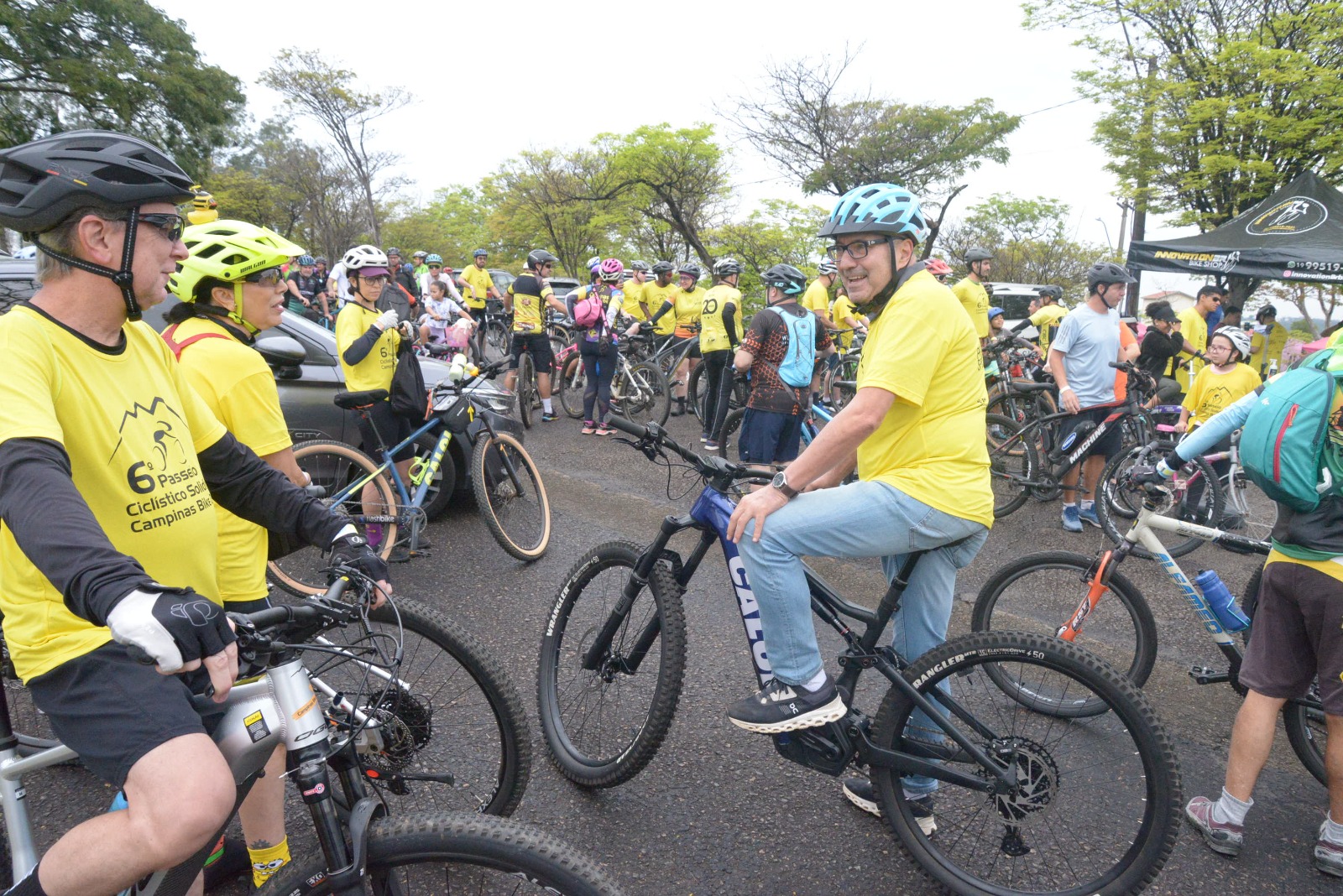 O prefeito Dário Saadi participou da largada e início do pedal