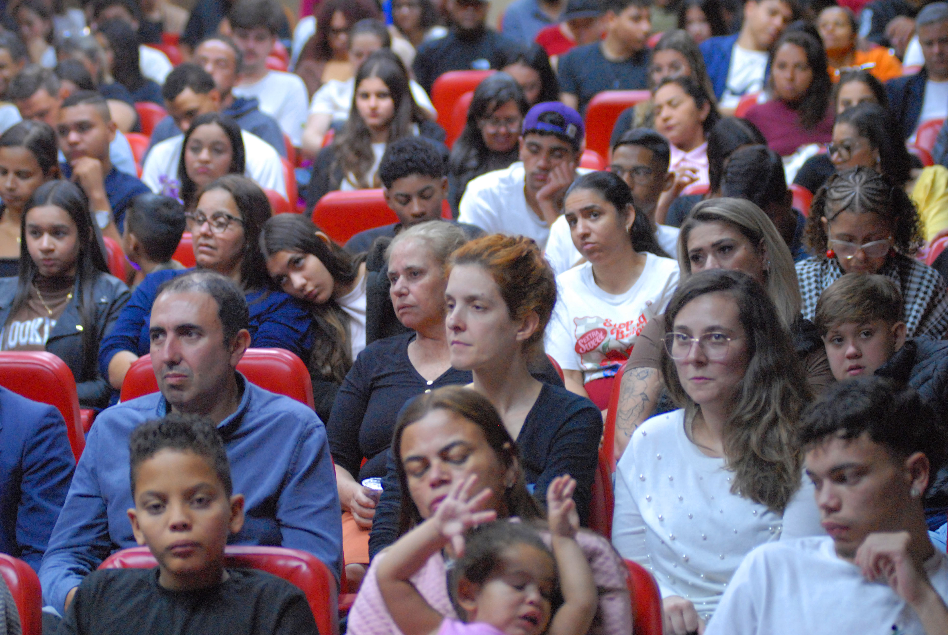 Formandos, orientadores e familiares participaram da celebração