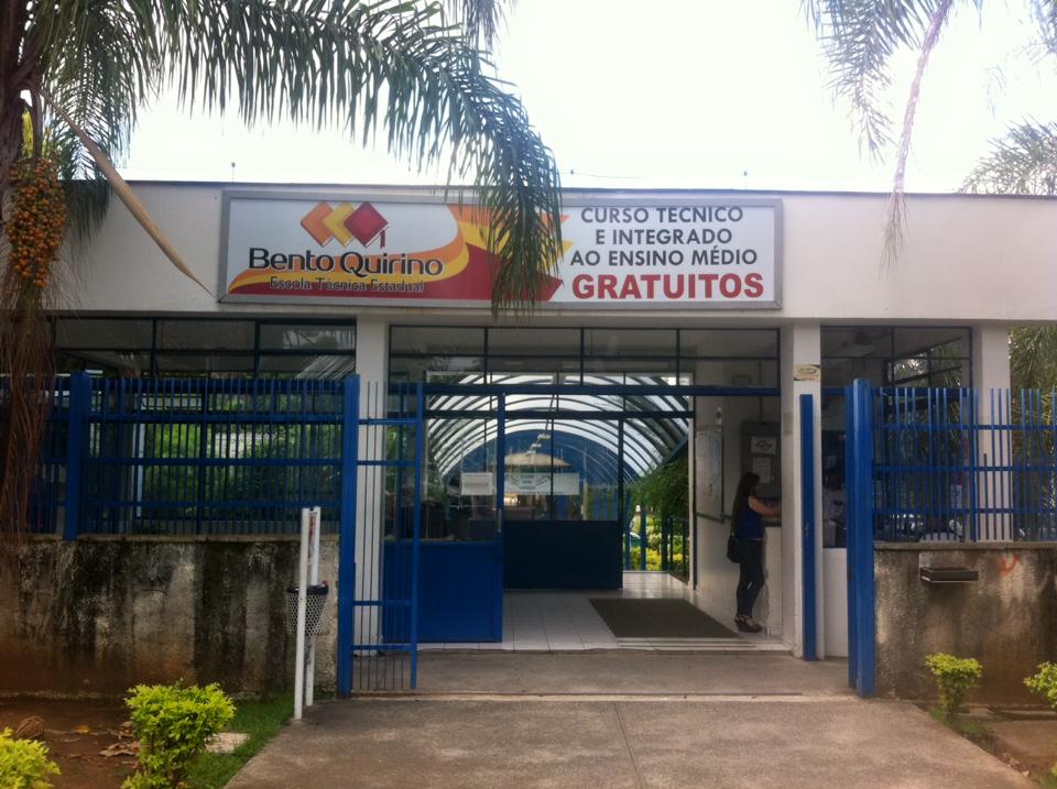 Visita às escolas técnicas é estímulo à continuidade dos estudos