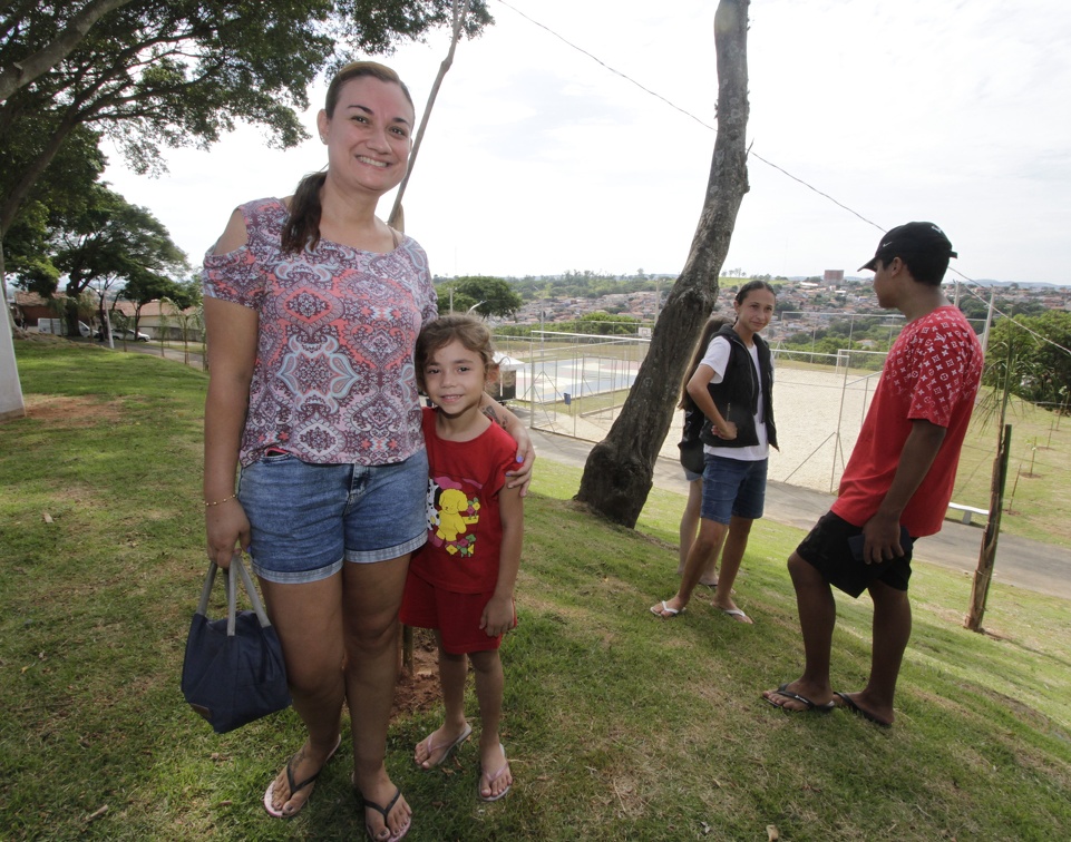 Tamires e Maria Eduarda: espaço para as crianças se divertirem
