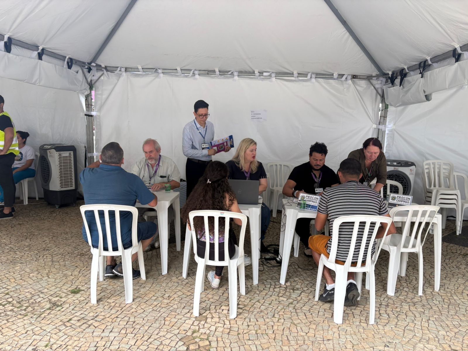 Na atividade, foram distribuídos 400 materiais educativos