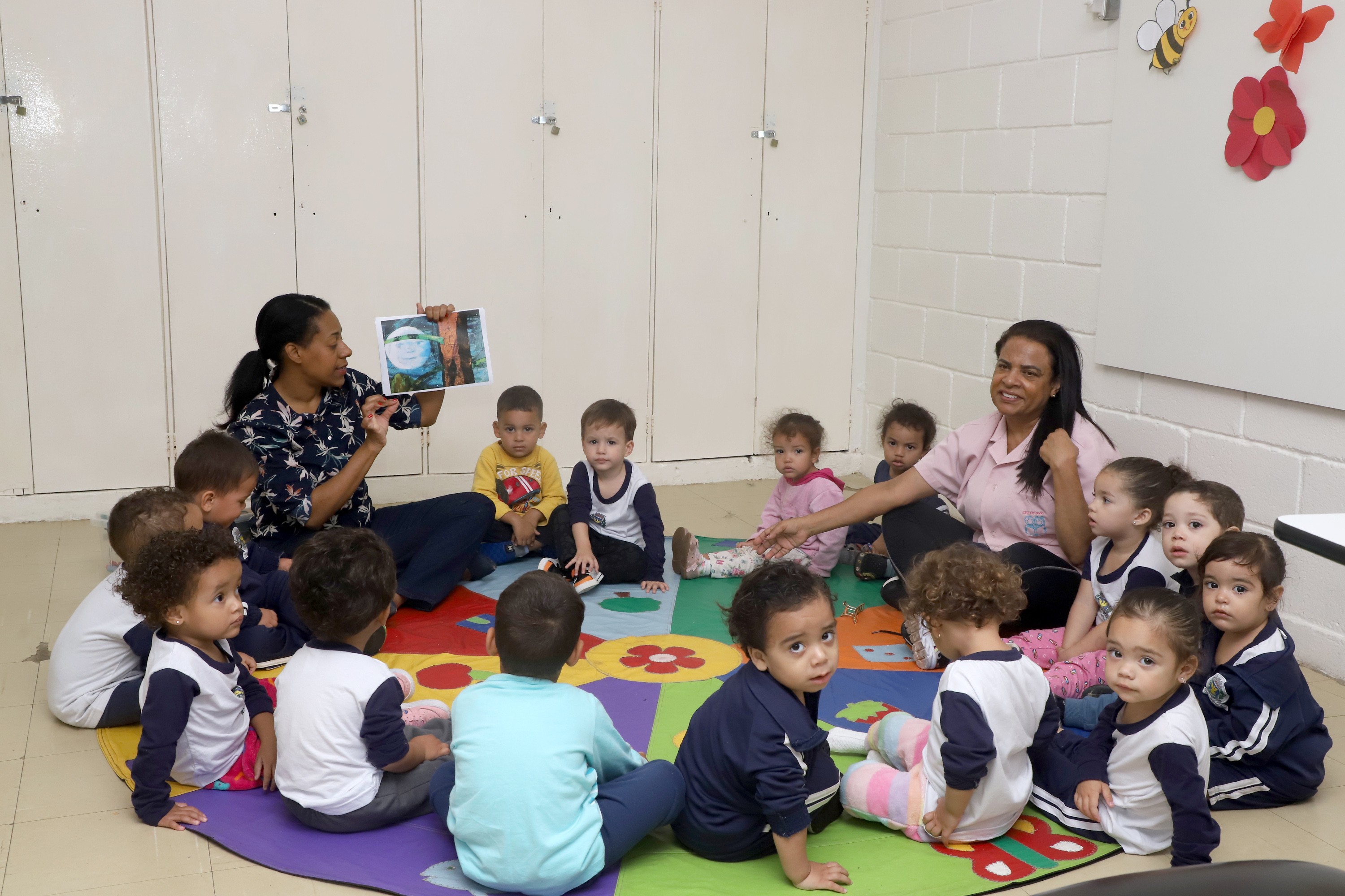 Foram convocados profissionais de diversas áreas como da Educação
