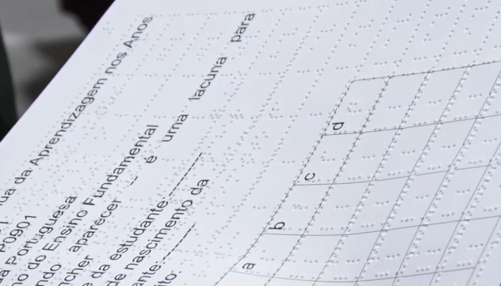 Prova em braille é um dos recursos usados pela Educação Especial de Campinas