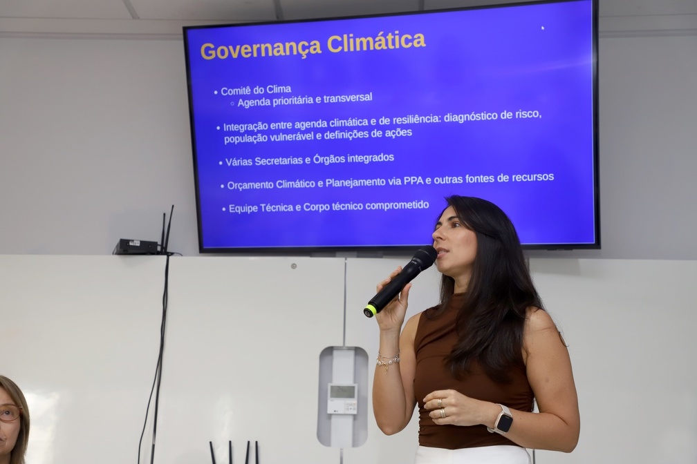 A assessora técnica ambiental da Secretaria do Clima, Meio Ambiente e Sustentabilidade de Campinas, Angela Guirao, abordou as ações para enfrentar os extremos climáticos