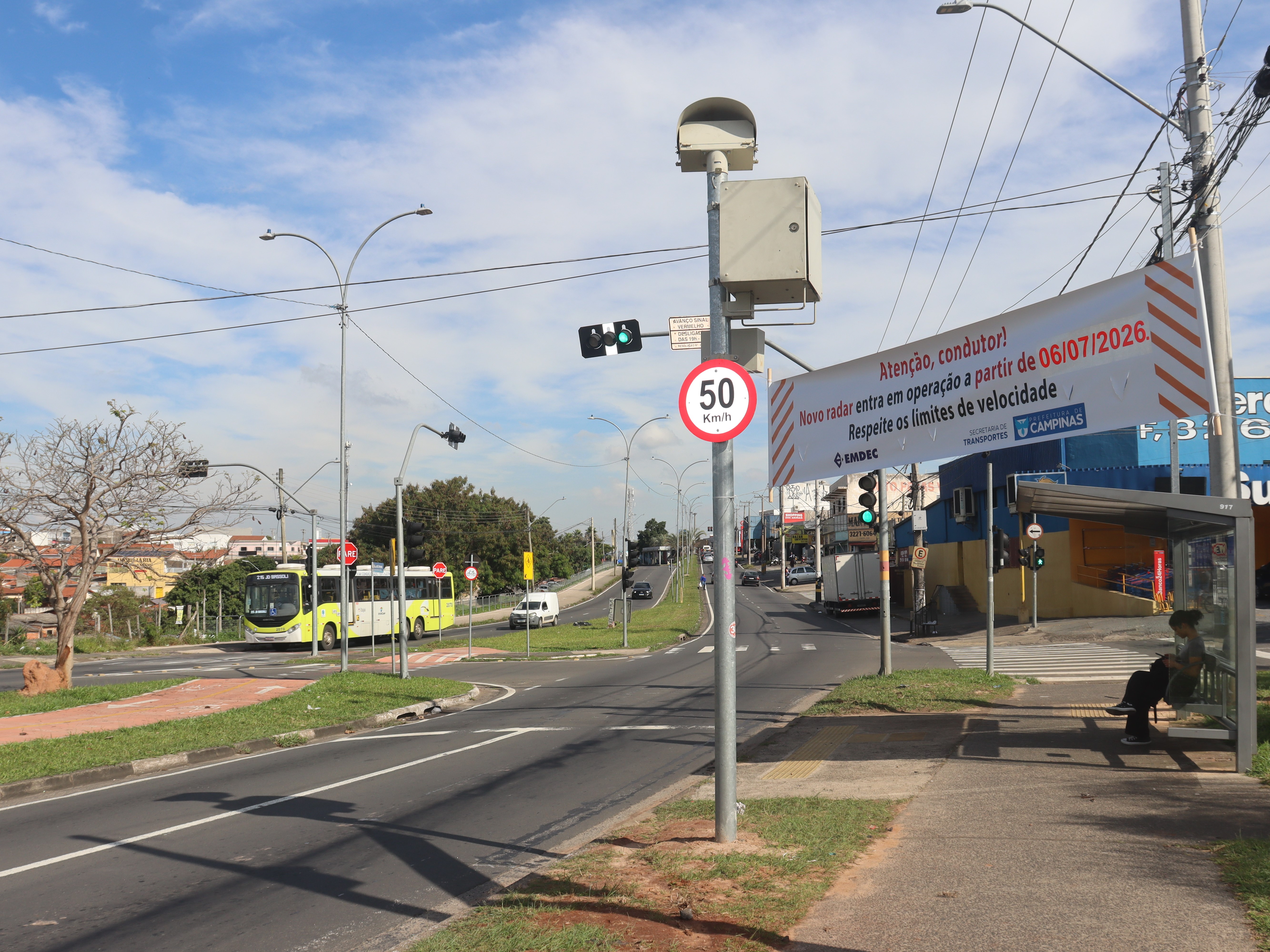 Velocidade permitida nesta região do Parque Valença I é de 50 km/h
