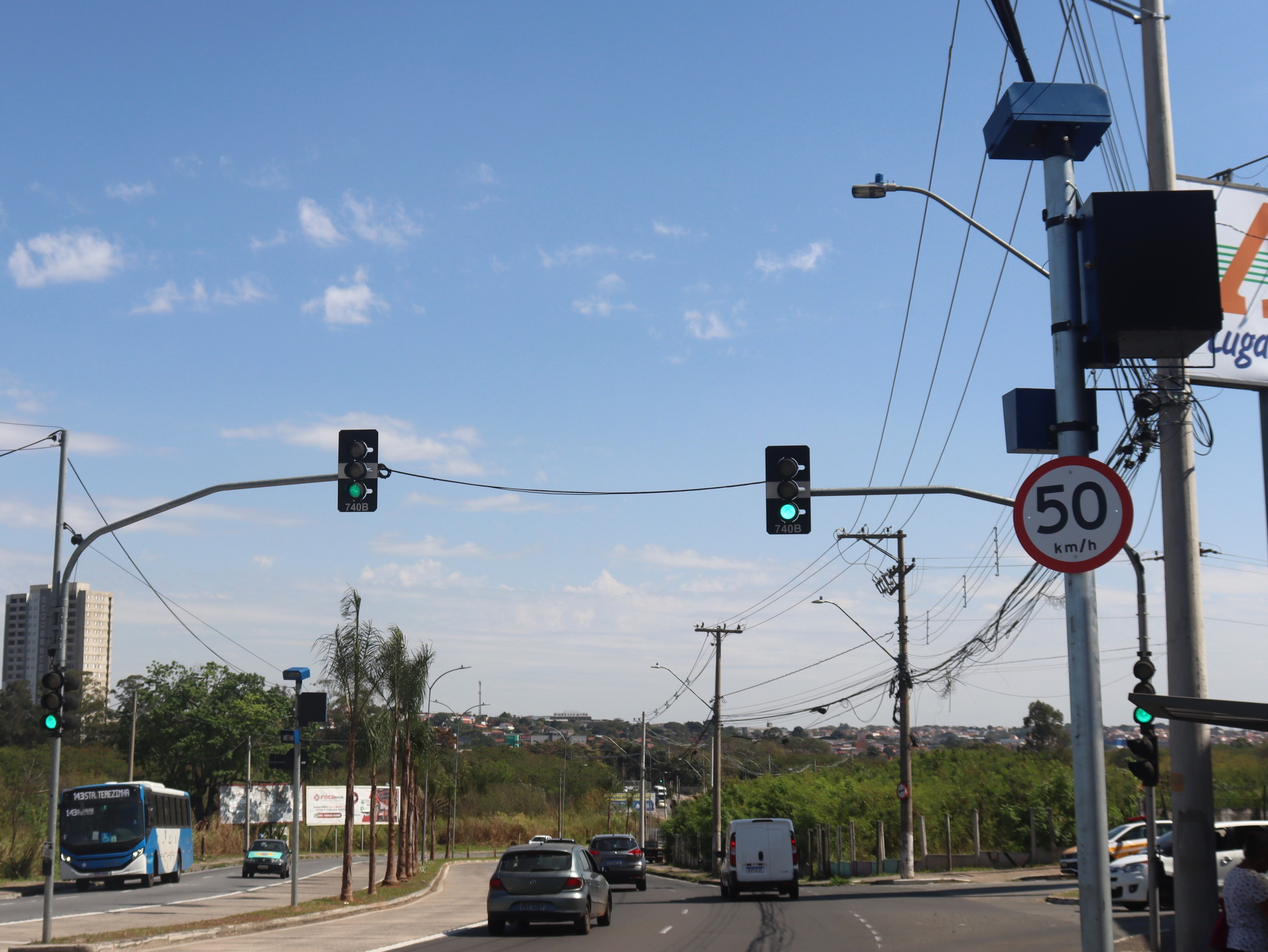 Dados de fluxo veicular são calculados pelos radares, que registram as condutas de risco
