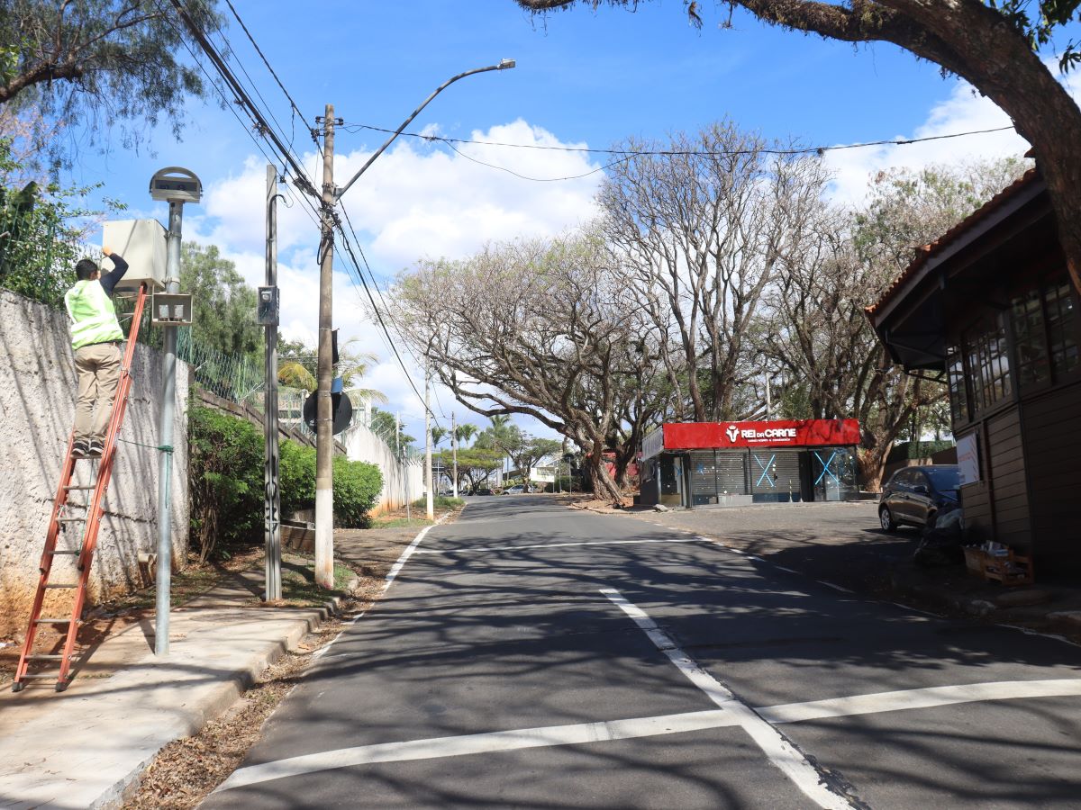 Radar na rua Nabiha Waquim Abrahão: pedidos de instalação são recebidos da população e do Legislativo