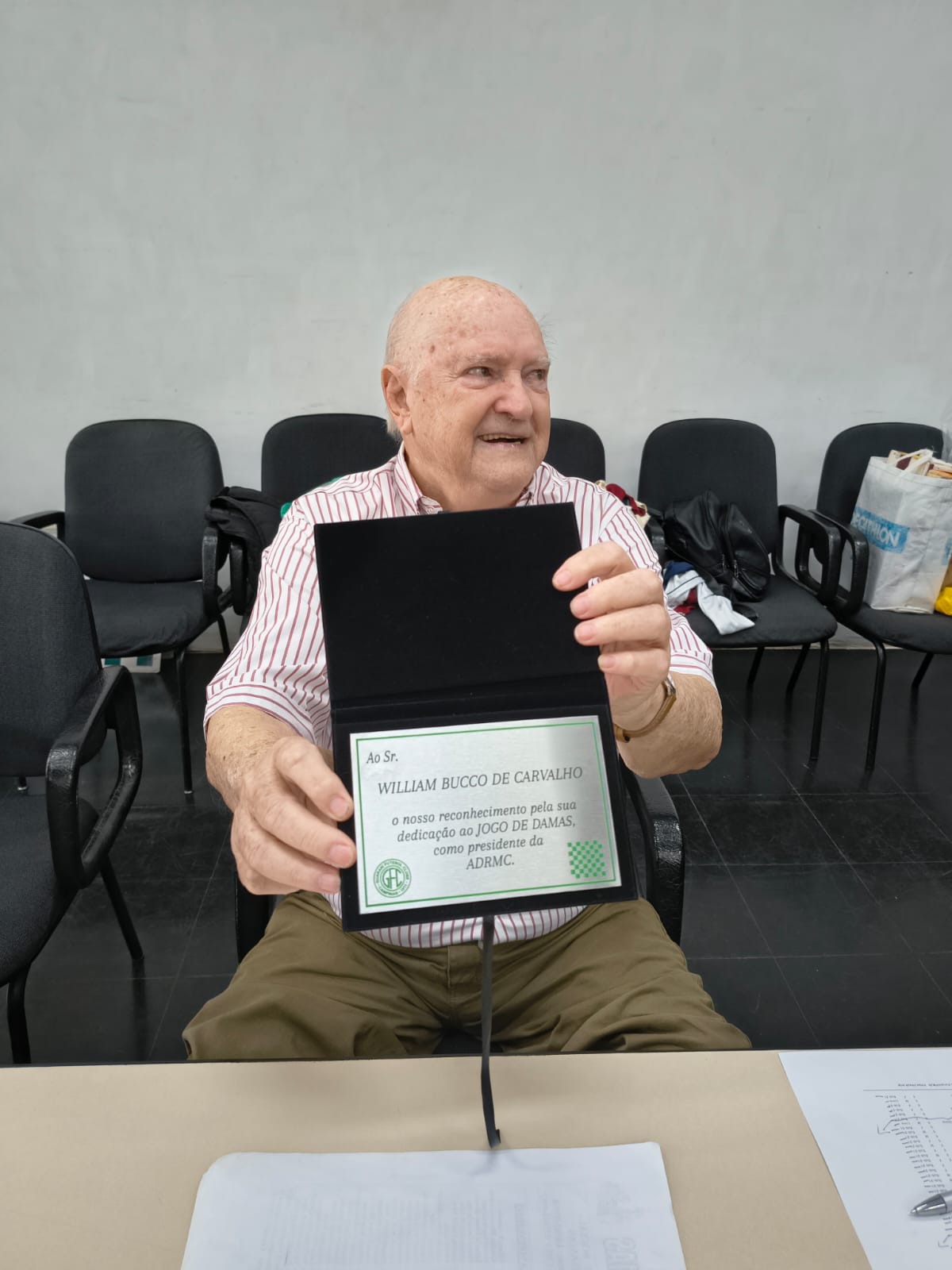 Aos 86 anos, Bucco é reconhecido como pioneiro do jogo de damas no município