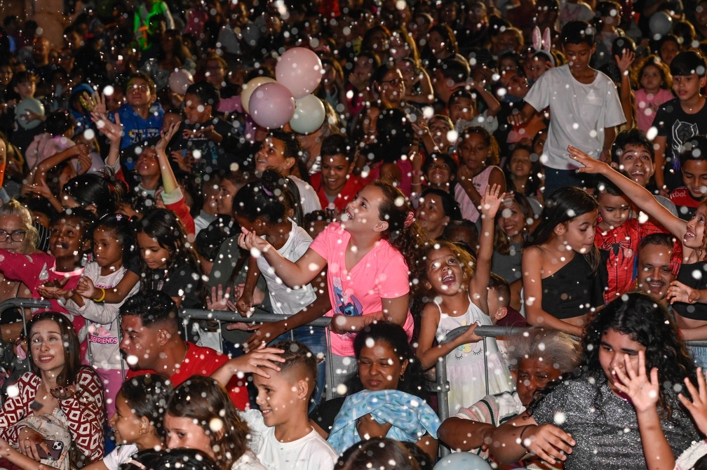 Espaço ficou tomado pelo público durante o espetáculo