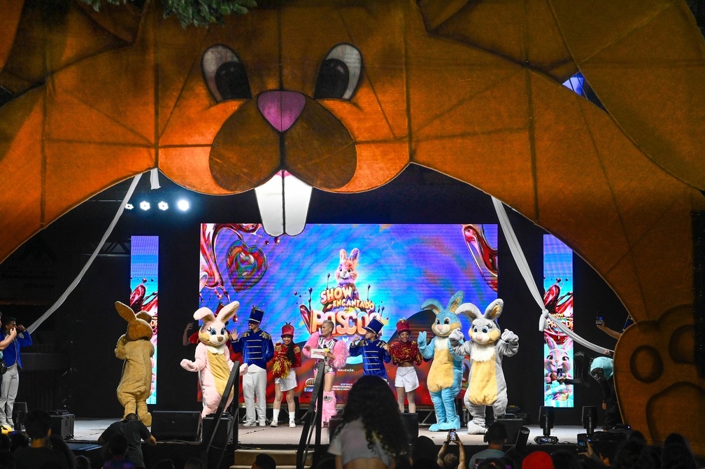 Show Encantado de Páscoa levou encanto e magia ao Jardim Esmeraldina