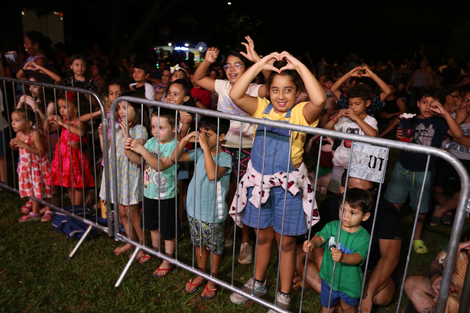 Centenas de pessoas curtiram e aplaudiram o espetáculo em Barão Geraldo