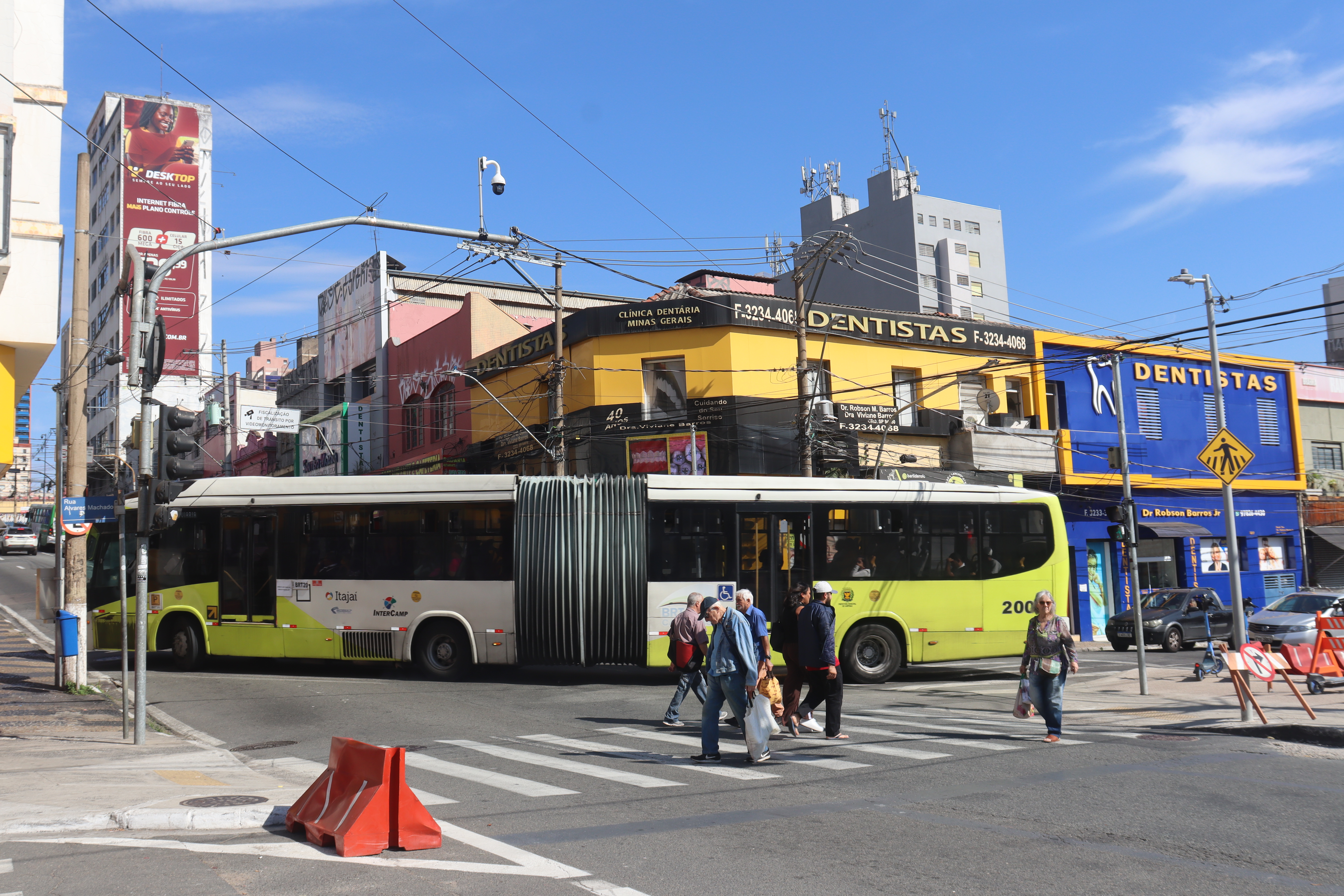  Período de operação assistida identificou situações de estacionamento irregular e uso da faixa exclusiva para ônibus  