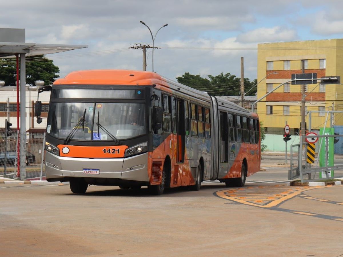 Ao final do processo licitatório, a população será beneficiada com ônibus novos, mais confortáveis, silenciosos e menos poluentes